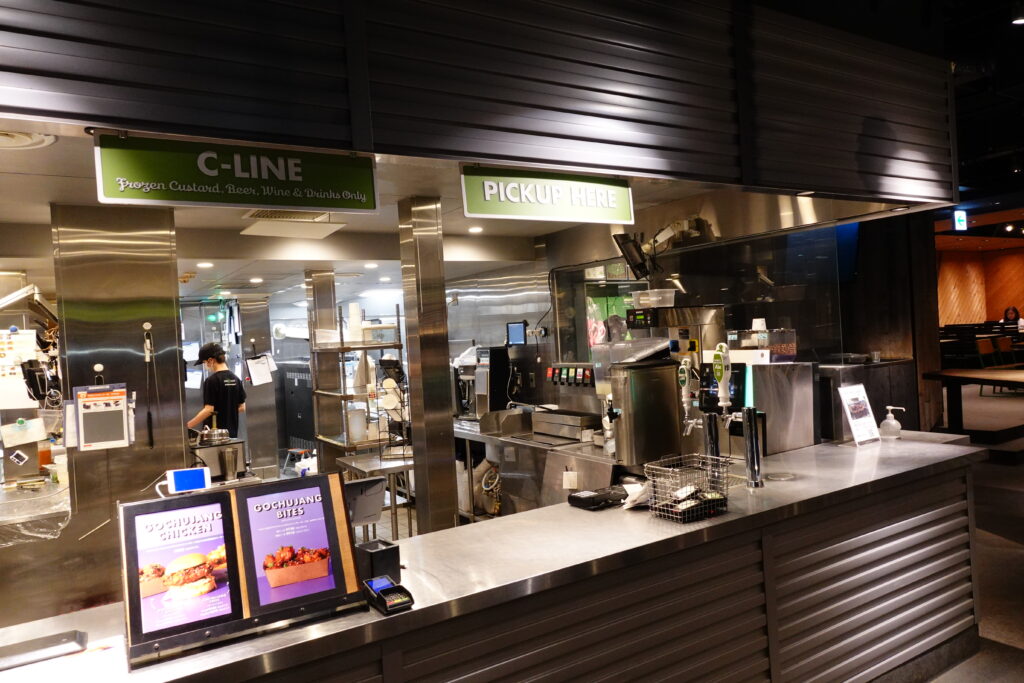 シェイク シャック 日本1号店 外苑いちょう並木店|本店の旅