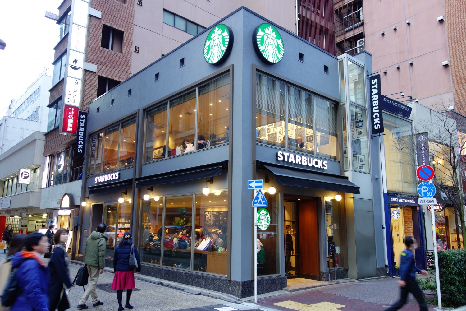 スターバックスコーヒー 日本１号店 銀座松屋通り店 本店の旅 飲食チェーン店本店と発祥の１号店