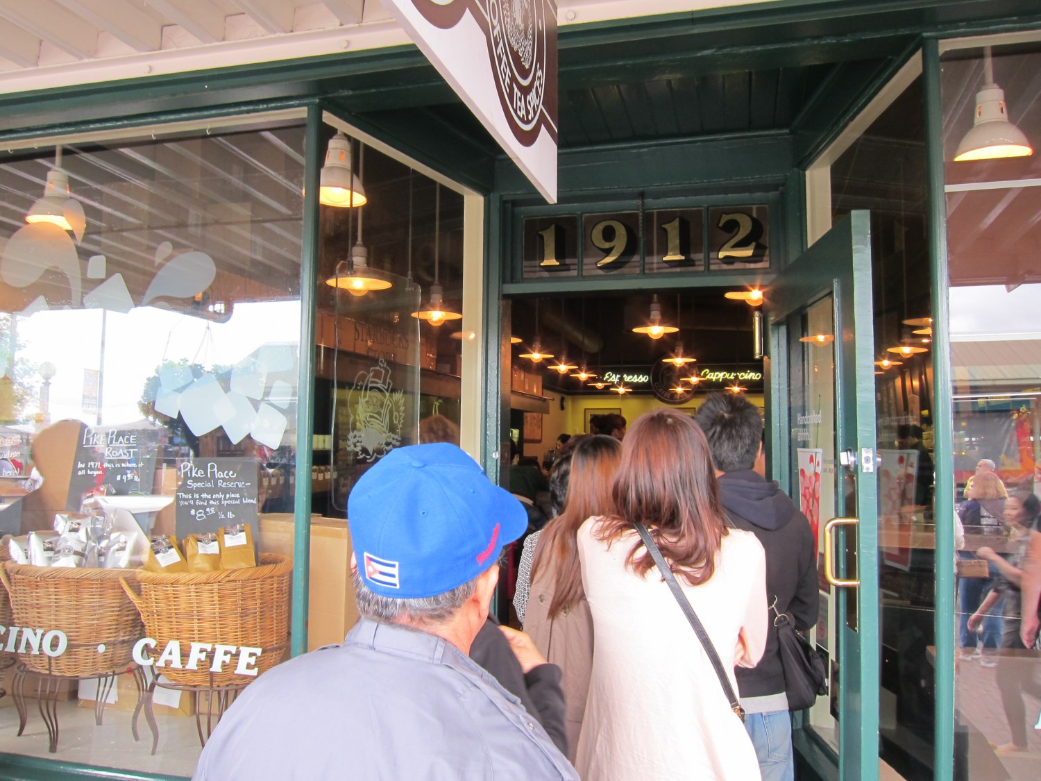 スターバックスコーヒー 世界 1号店 シアトル Pike place店｜本店の旅